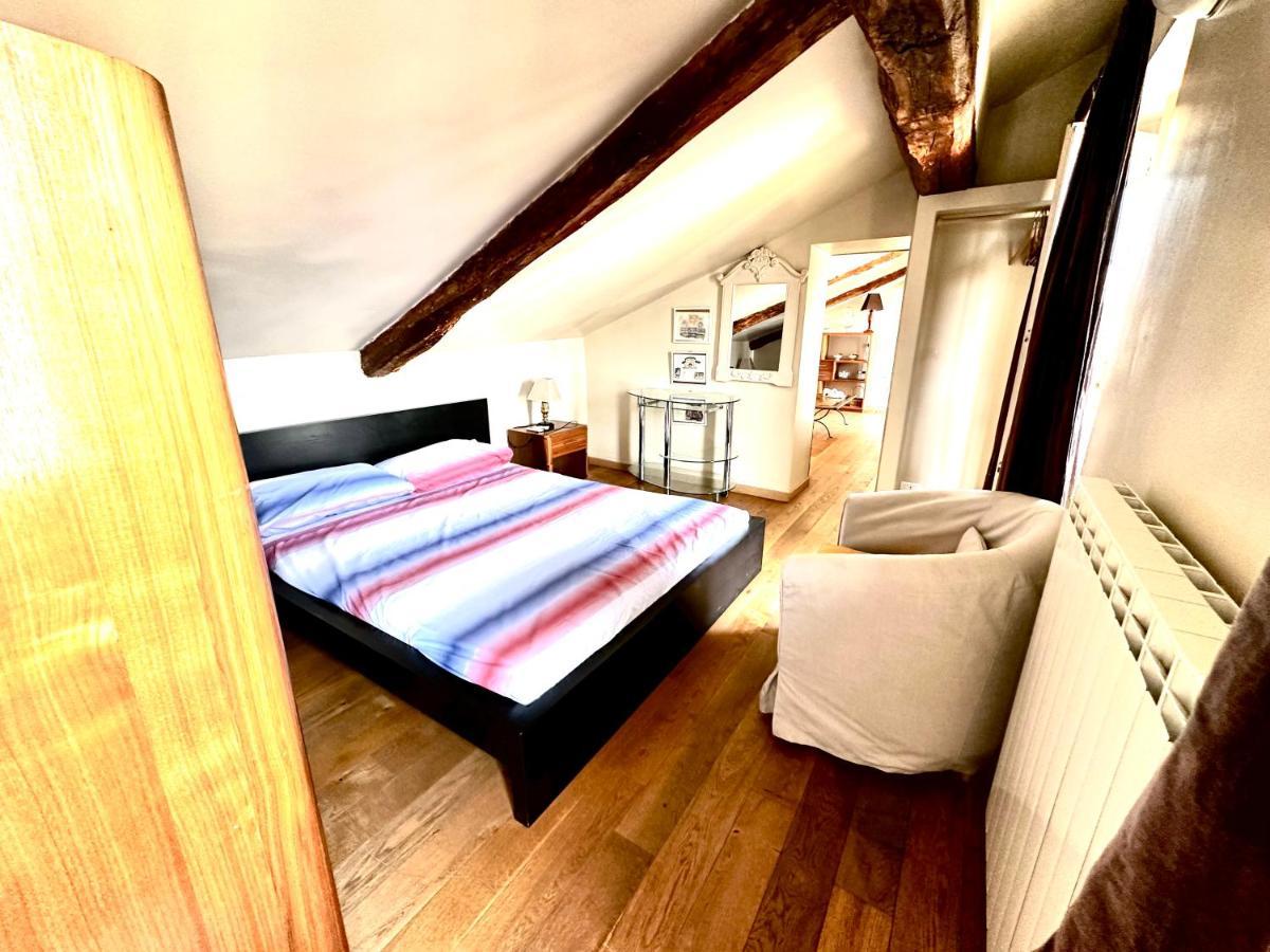 Le Finestre Sulla Mole Apartment Turin Bagian luar foto