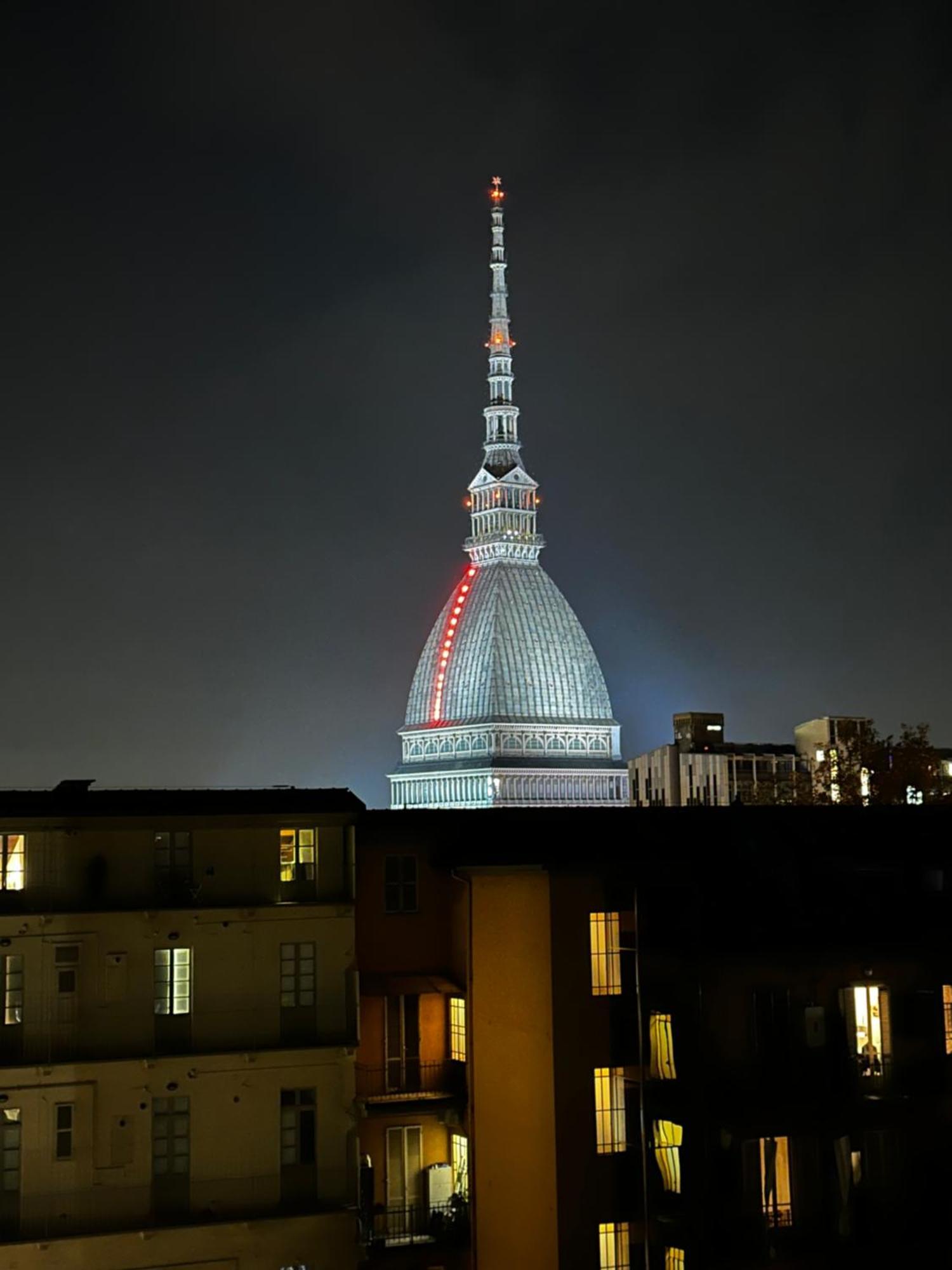 Le Finestre Sulla Mole Apartment Turin Bagian luar foto