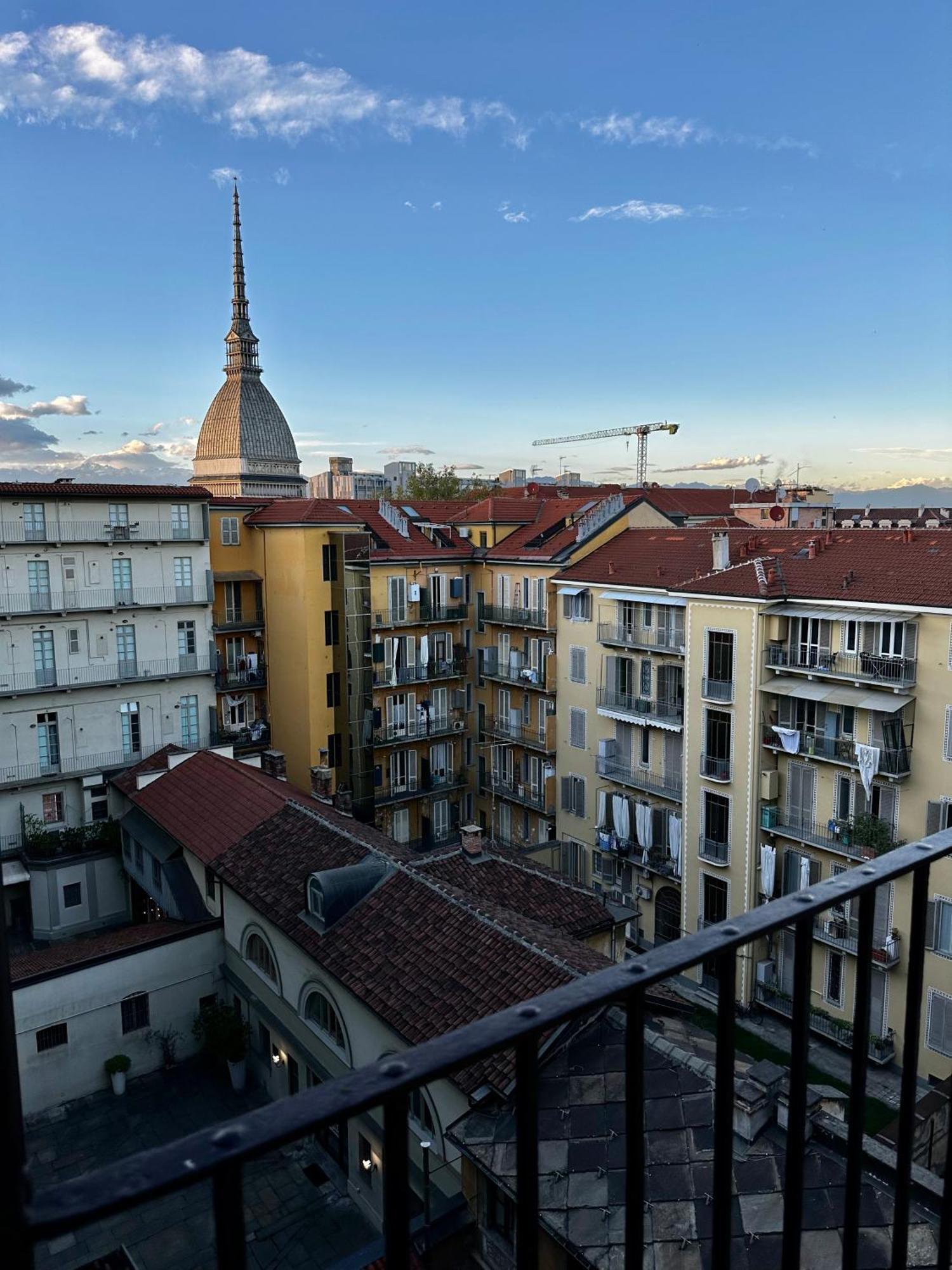 Le Finestre Sulla Mole Apartment Turin Bagian luar foto