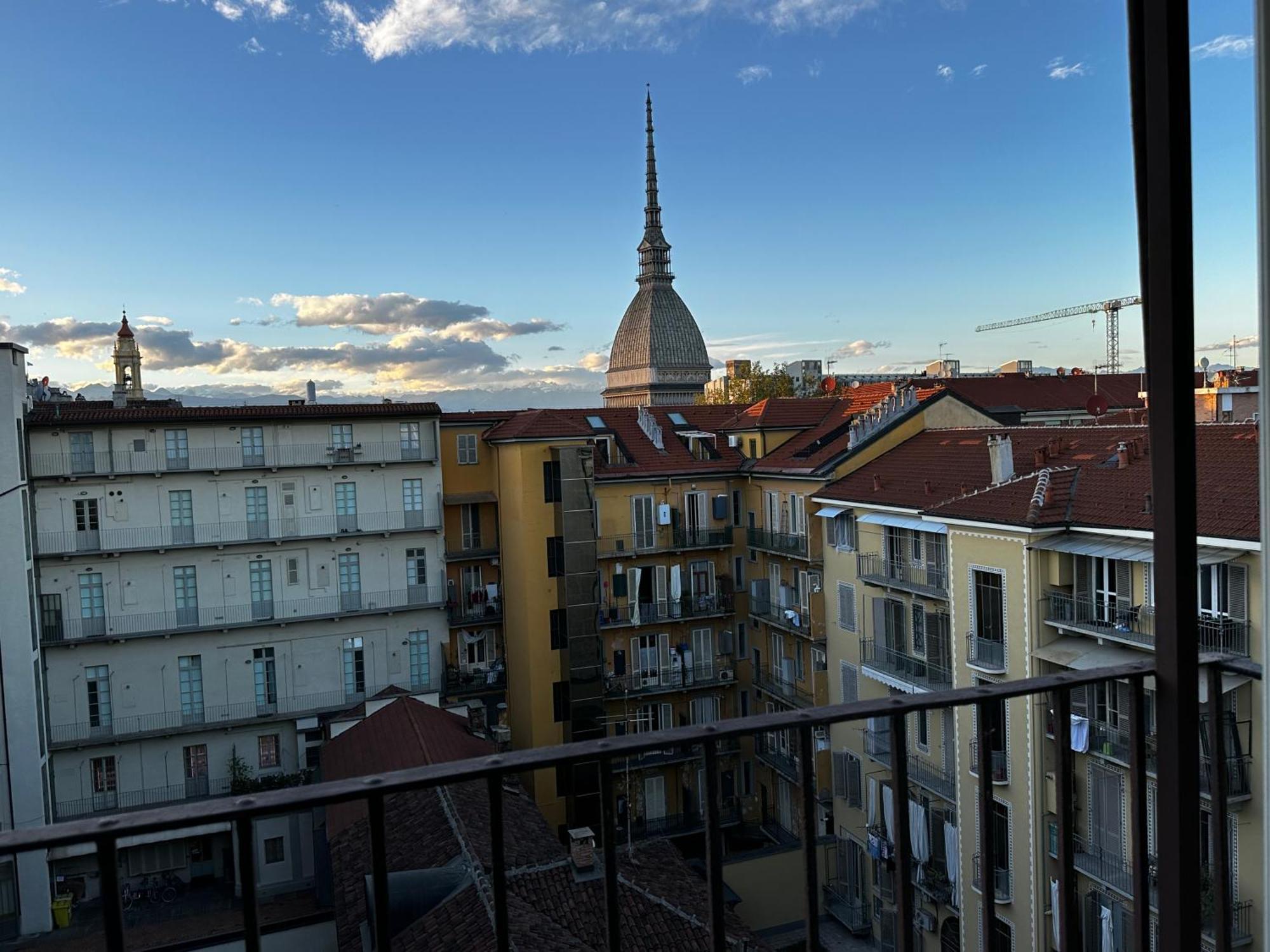 Le Finestre Sulla Mole Apartment Turin Bagian luar foto